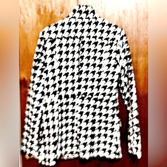 Black and White Hounds Tooth Coat - Picture 2 of 3